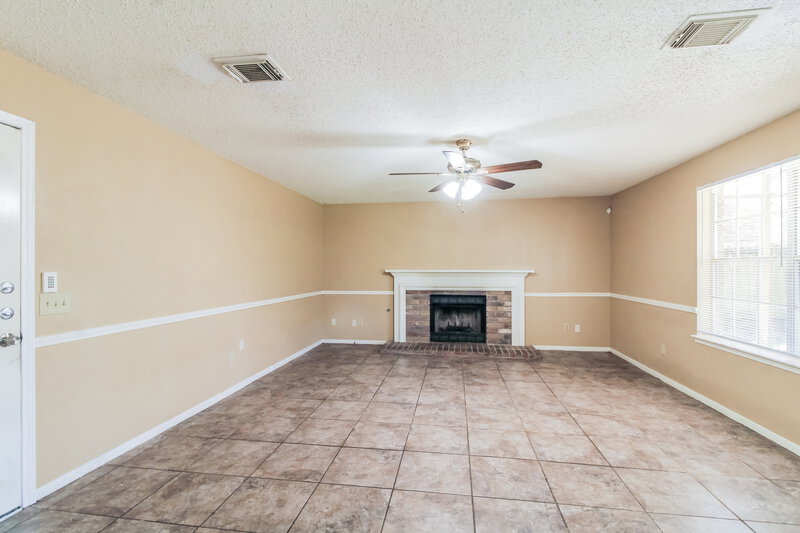 2,310/Mo, 16927 Kettle Creek Dr Spring, TX 77379 Family Room View