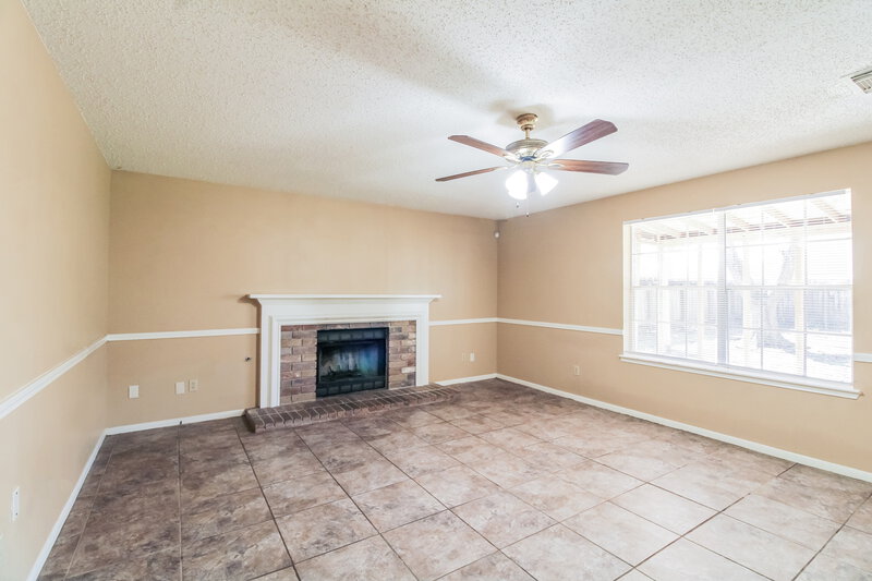 2,310/Mo, 16927 Kettle Creek Dr Spring, TX 77379 Family Room View 2