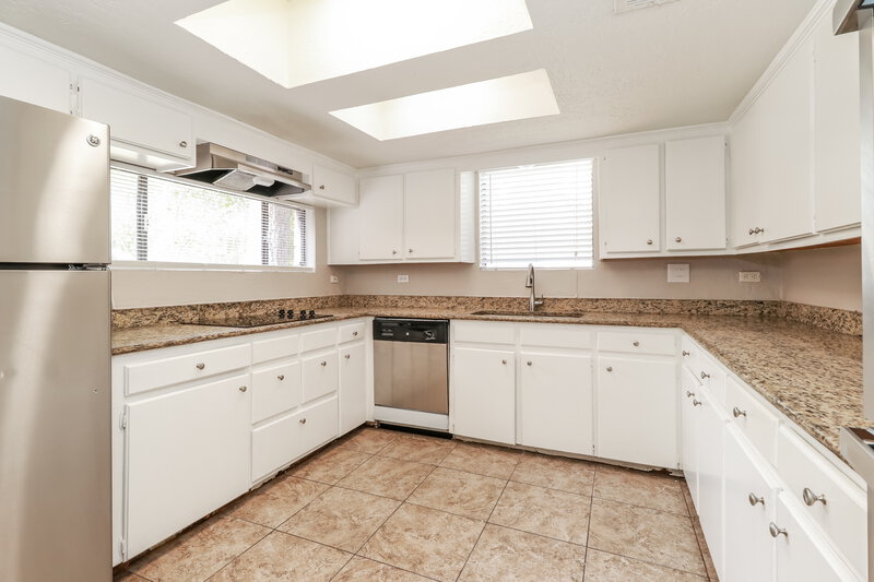 1,705/Mo, 17803 Villa Way Dr Spring, TX 77379 Kitchen View
