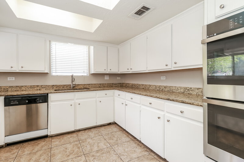 1,705/Mo, 17803 Villa Way Dr Spring, TX 77379 Kitchen View 2