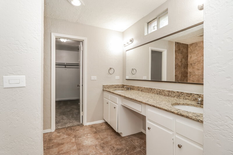 1,705/Mo, 17803 Villa Way Dr Spring, TX 77379 Main Bathroom View
