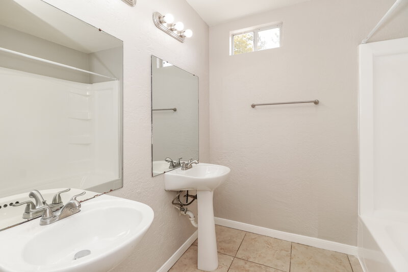 1,705/Mo, 17803 Villa Way Dr Spring, TX 77379 Bathroom View