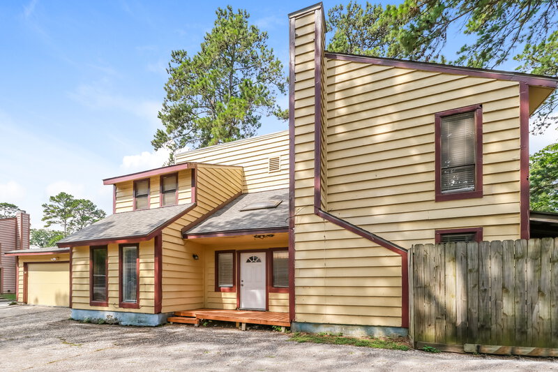 1,705/Mo, 17803 Villa Way Dr Spring, TX 77379 Rear View