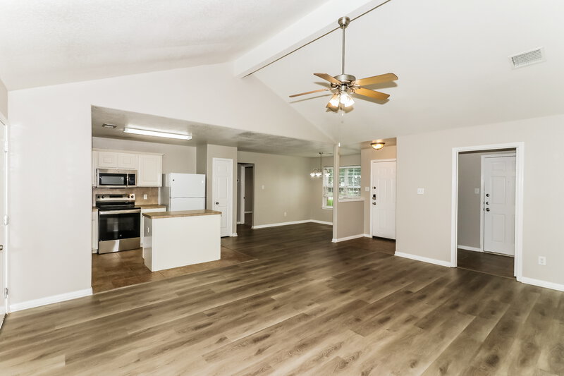 1,870/Mo, 29114 Red River Loop Spring, TX 77386 Living Room View 2