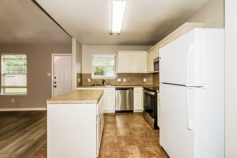 1,870/Mo, 29114 Red River Loop Spring, TX 77386 Kitchen View 2