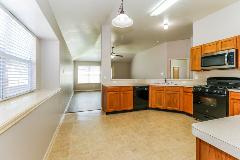 1,900/Mo, 29130 Fox Fountain Ln Spring, TX 77386 Kitchen View