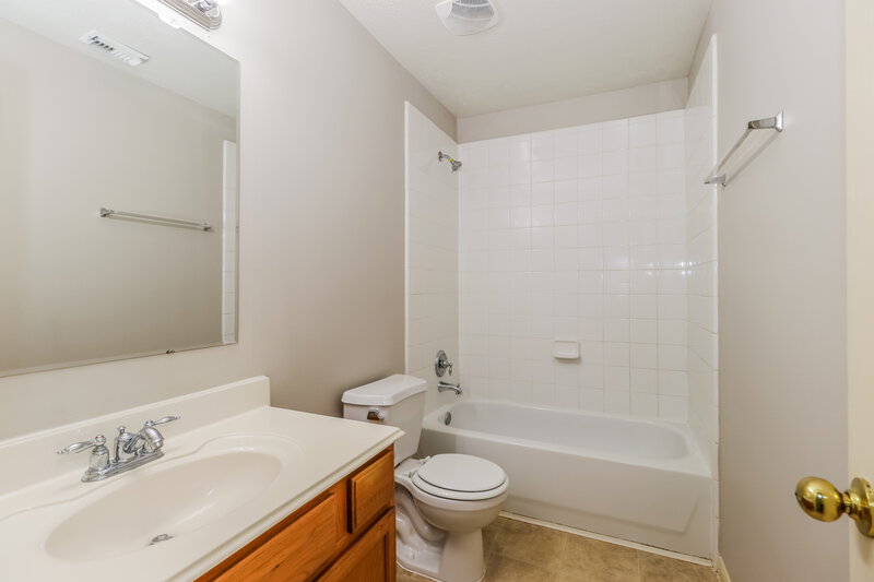 1,900/Mo, 29130 Fox Fountain Ln Spring, TX 77386 Main Bathroom View