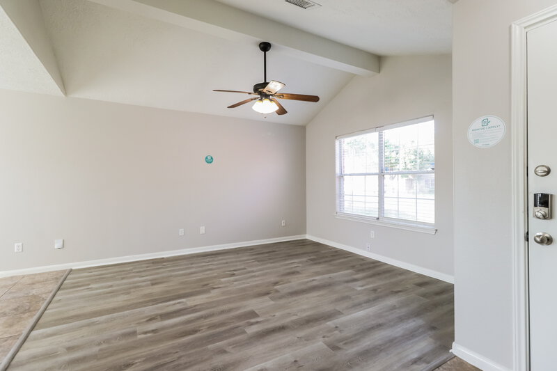 2,120/Mo, 4815 Comal River Loop Spring, TX 77386 Living Room View