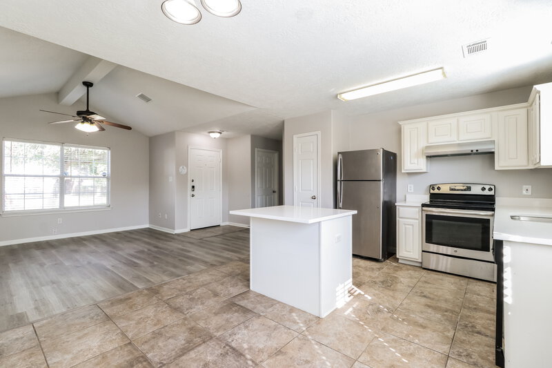 2,120/Mo, 4815 Comal River Loop Spring, TX 77386 Kitchen View 2