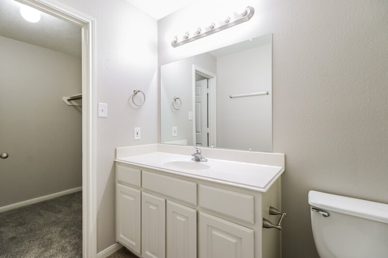 2,120/Mo, 4815 Comal River Loop Spring, TX 77386 Main Bathroom View