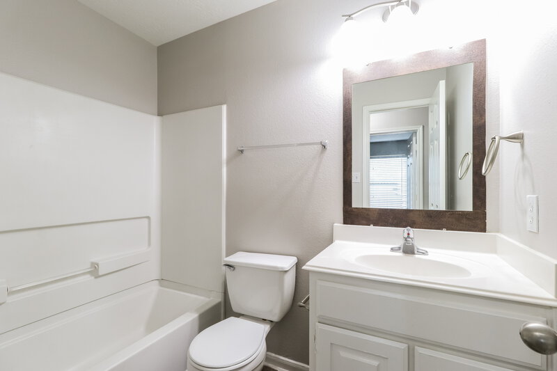 2,120/Mo, 4815 Comal River Loop Spring, TX 77386 Bathroom View