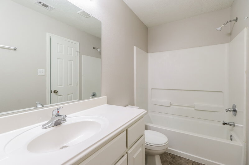 2,120/Mo, 4815 Comal River Loop Spring, TX 77386 Bathroom View 2