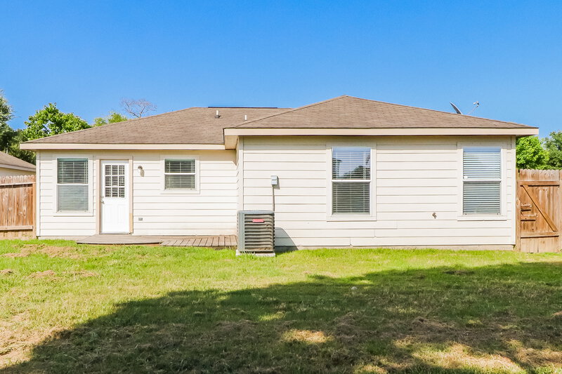 2,120/Mo, 4815 Comal River Loop Spring, TX 77386 Rear View