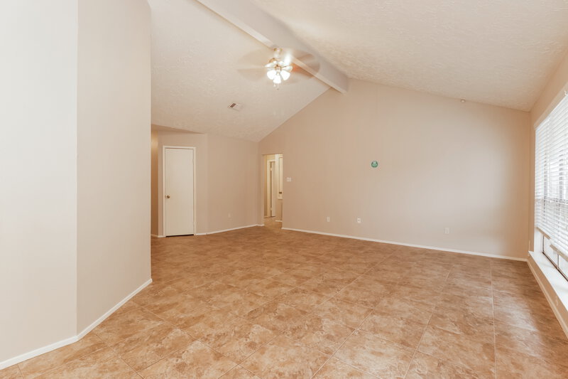 1,660/Mo, 21002 Ironcrest Ln Spring, TX 77388 Living Room View 4