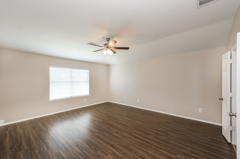 2,345/Mo, 1715 Wooded Acres Dr Humble, TX 77396 Main Bedroom View