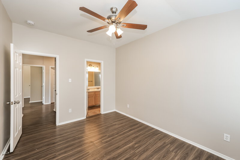 2,345/Mo, 1715 Wooded Acres Dr Humble, TX 77396 Bedroom View 2