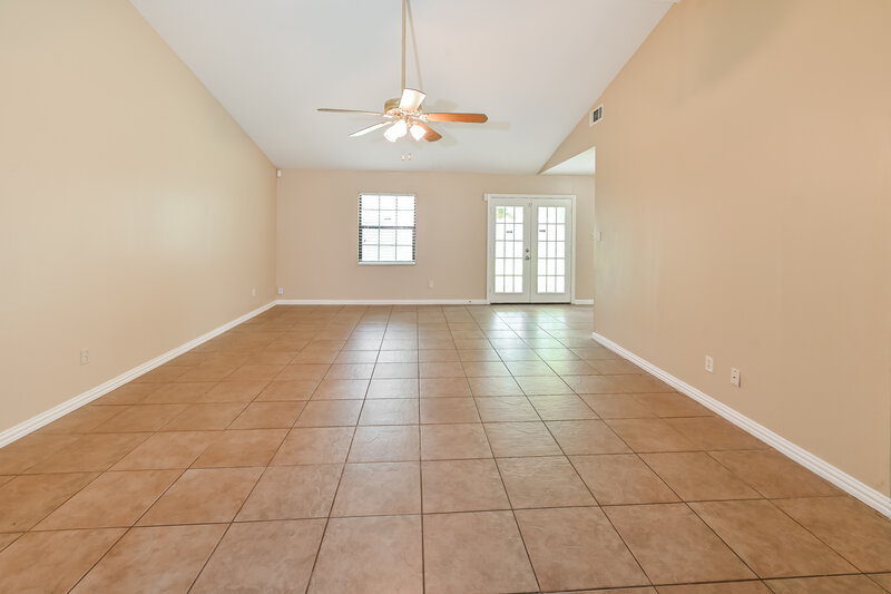 1,895/Mo, 7310 Roadrunner Ln Humble, TX 77396 Living Room View 3
