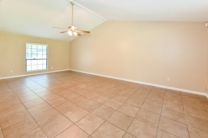 1,895/Mo, 7310 Roadrunner Ln Humble, TX 77396 Living Room View 6
