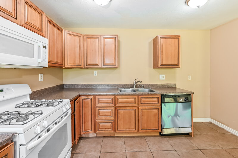 1,895/Mo, 7310 Roadrunner Ln Humble, TX 77396 Kitchen View