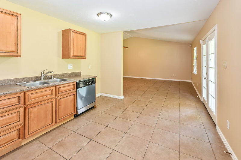 1,895/Mo, 7310 Roadrunner Ln Humble, TX 77396 Kitchen View 3