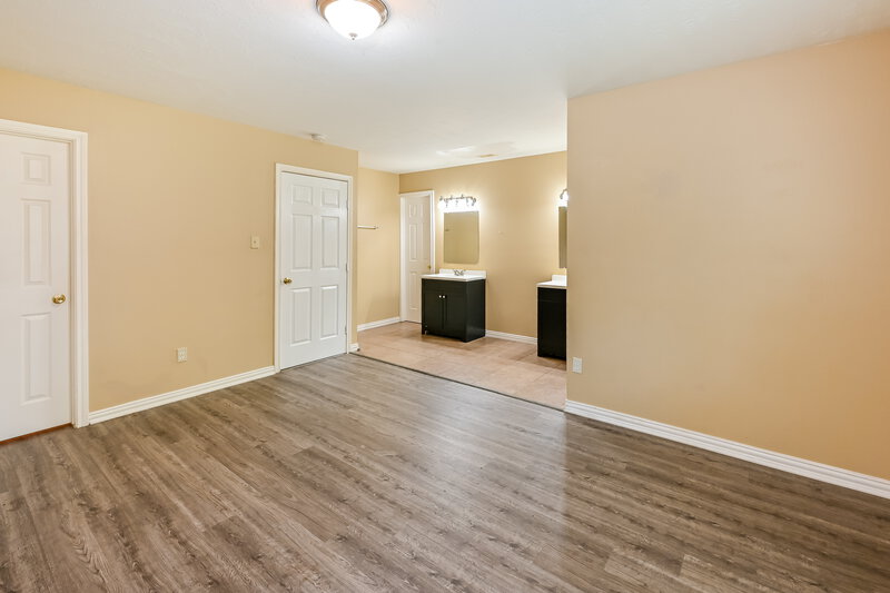 1,895/Mo, 7310 Roadrunner Ln Humble, TX 77396 Main Bedroom View 2