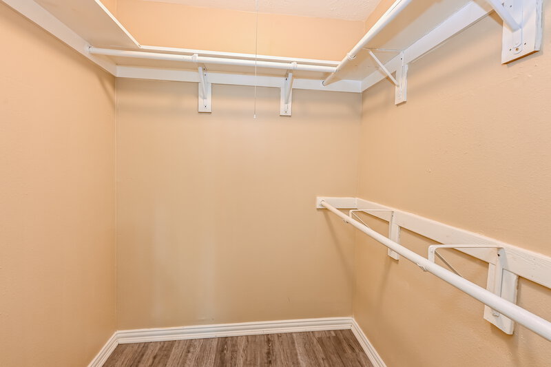 1,895/Mo, 7310 Roadrunner Ln Humble, TX 77396 Walk In Closet View