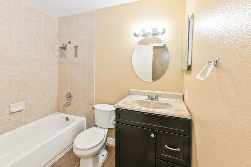 1,895/Mo, 7310 Roadrunner Ln Humble, TX 77396 Bathroom View