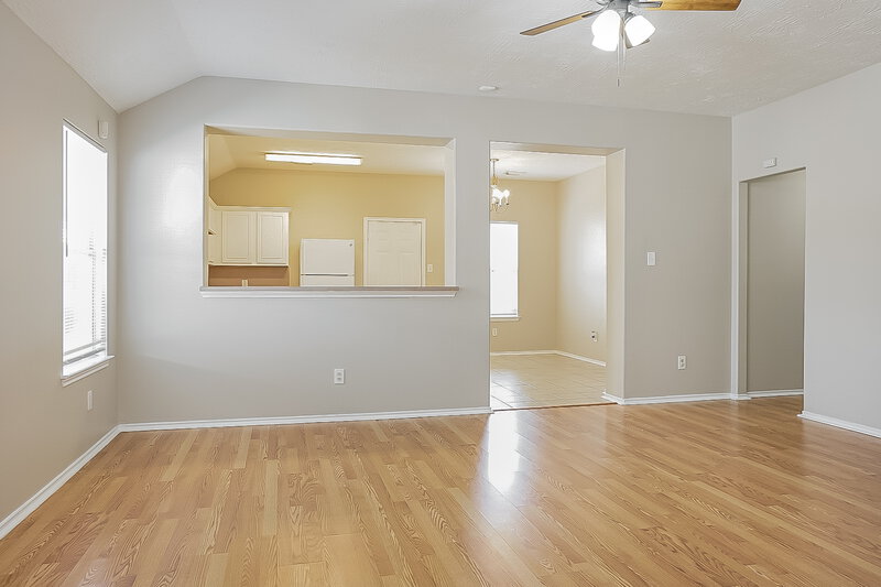 2,165/Mo, 11511 Harbour Lake Ct Humble, TX 77396 Living Room View 2