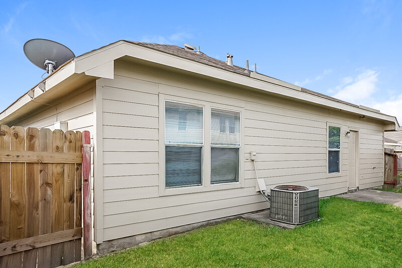 2,165/Mo, 11511 Harbour Lake Ct Humble, TX 77396 Rear View