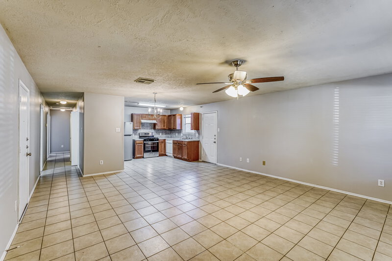 1,720/Mo, 17406 Wigeon Way Dr Humble, TX 77396 Living Room View 2