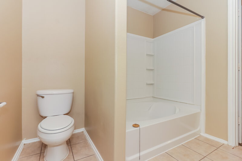 2,005/Mo, 15115 Roche Rock Dr Humble, TX 77396 Main Bathroom View 2