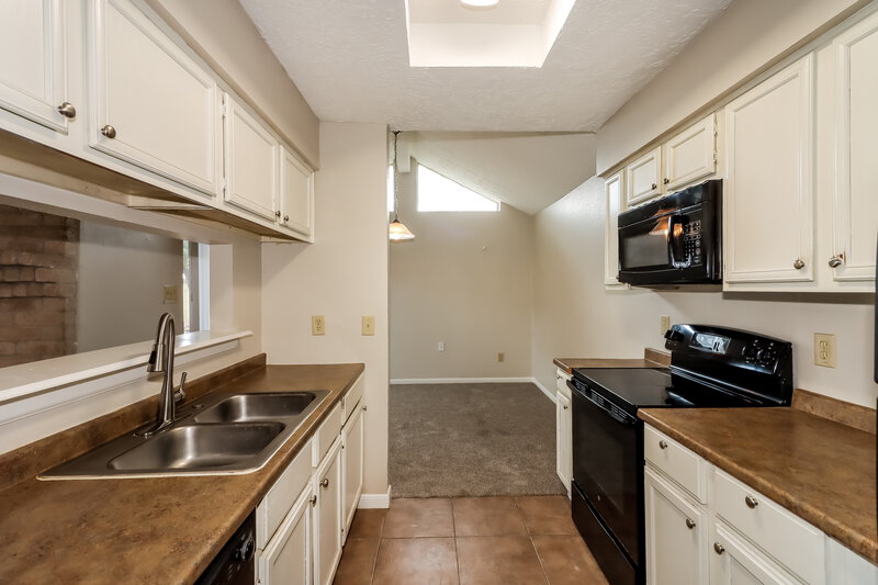 1,705/Mo, 16602 Quiet Trail Dr Humble, TX 77396 Kitchen View 2