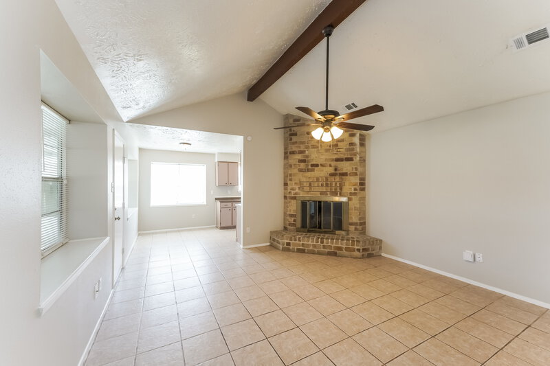 2,680/Mo, 15218 Heron Park Dr Humble, TX 77396 Living Room View 2