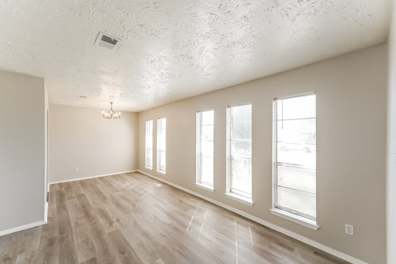 2,680/Mo, 15218 Heron Park Dr Humble, TX 77396 Sitting Room View