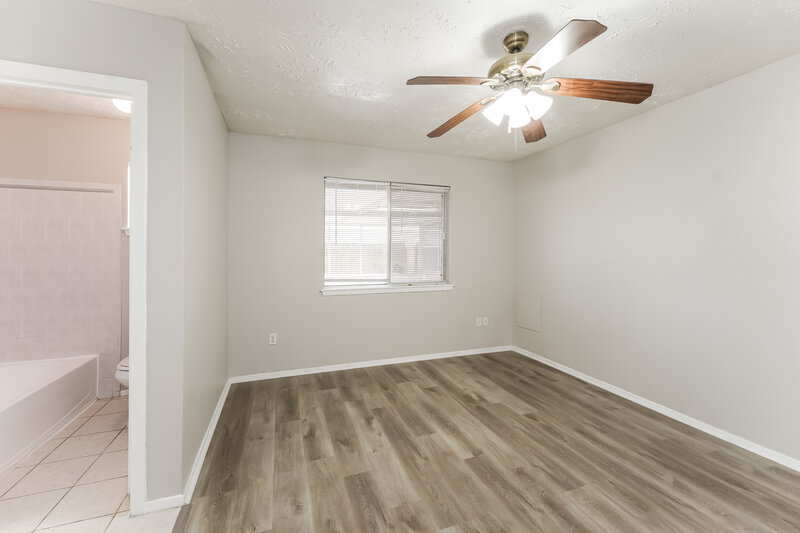 2,680/Mo, 15218 Heron Park Dr Humble, TX 77396 Main Bedroom View