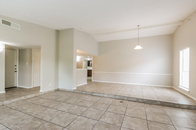 2,080/Mo, 2807 Killdeer Ln Humble, TX 77396 Living Room View 2