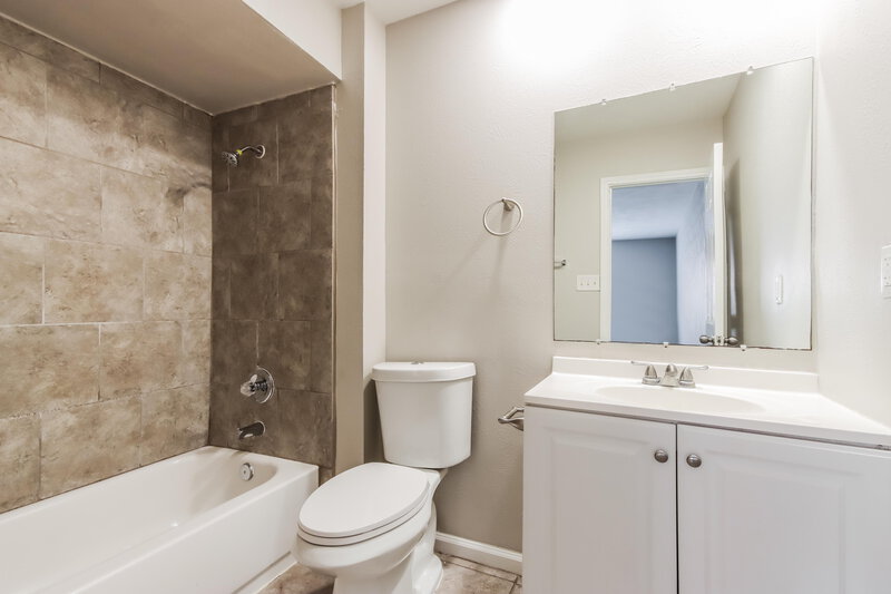 2,080/Mo, 2807 Killdeer Ln Humble, TX 77396 Main Bathroom View
