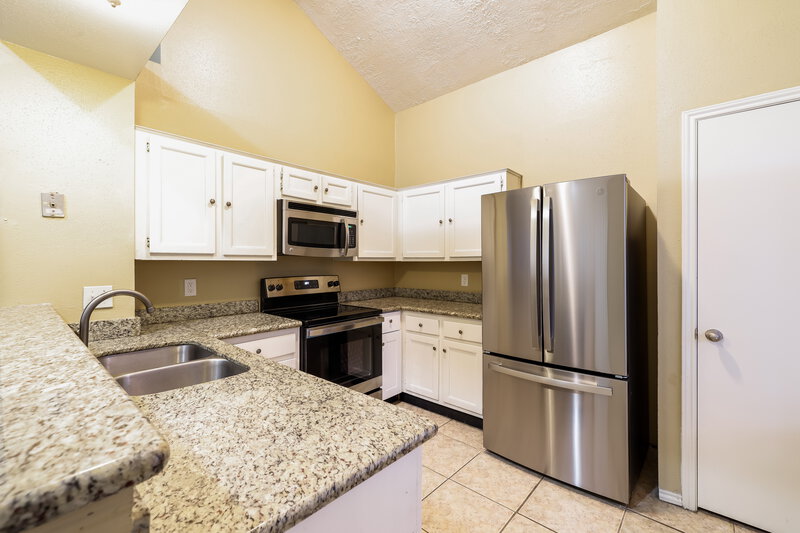 1,680/Mo, 15911 Wax Bill Ct Humble, TX 77396 Kitchen View