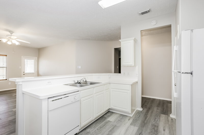 0/Mo, 11410 Moonlight Ridge Dr Humble, TX 77396 Kitchen View