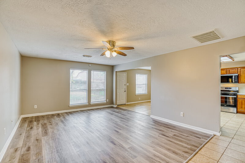 1,795/Mo, 7214 River Pines Dr Cypress, TX 77433 Living Room View
