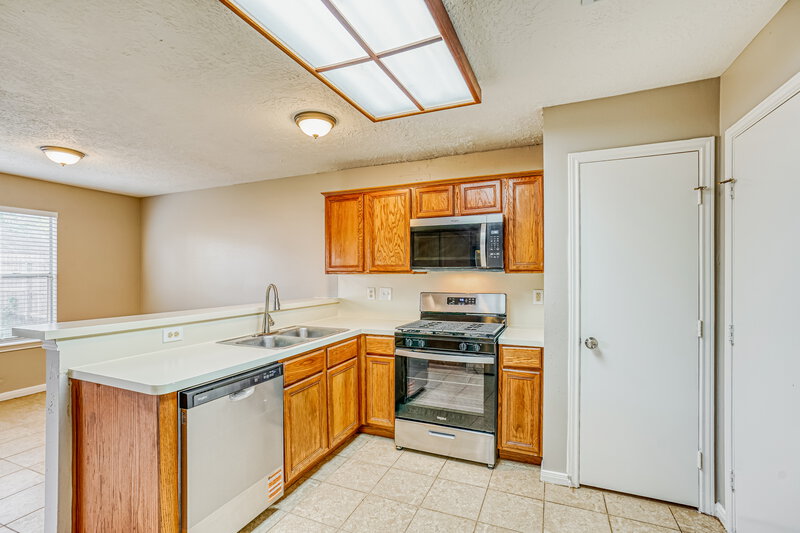 1,795/Mo, 7214 River Pines Dr Cypress, TX 77433 Kitchen View 2