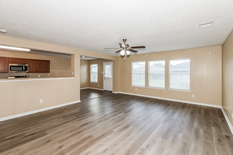 1,840/Mo, 20710 Tayman Oaks Dr Cypress, TX 77433 Living Room View