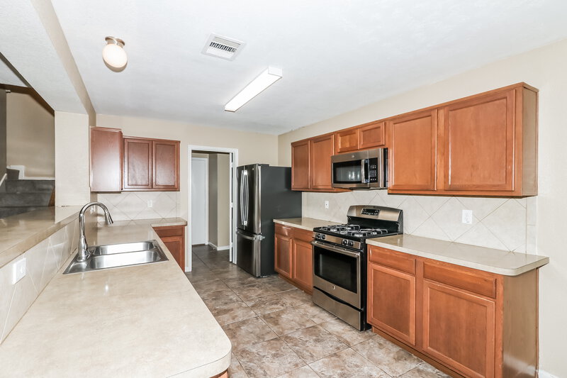 1,840/Mo, 20710 Tayman Oaks Dr Cypress, TX 77433 Kitchen View 2