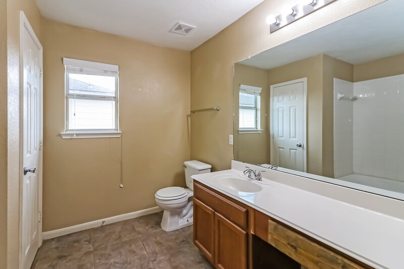 2,285/Mo, 20710 Tayman Oaks Dr Cypress, TX 77433 Bathroom View