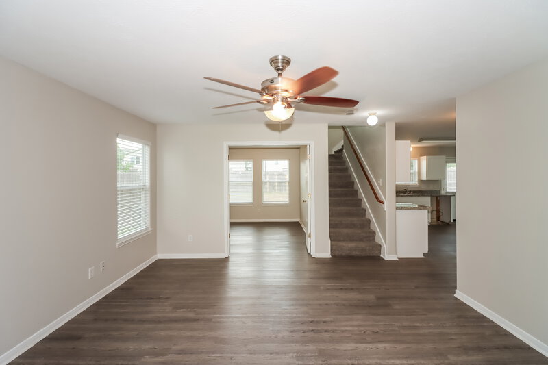 2,820/Mo, 7811 Sisterdale Dr Cypress, TX 77433 Living Room View 2
