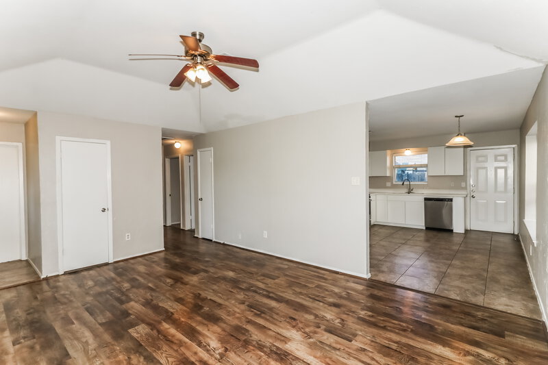 1,770/Mo, 18714 Andalusian Dr Cypress, TX 77433 Living Room View 2