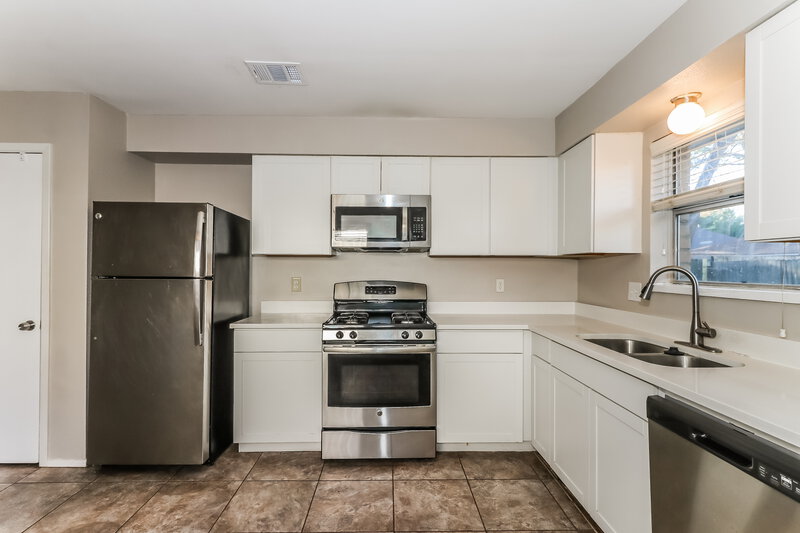 1,770/Mo, 18714 Andalusian Dr Cypress, TX 77433 Kitchen View