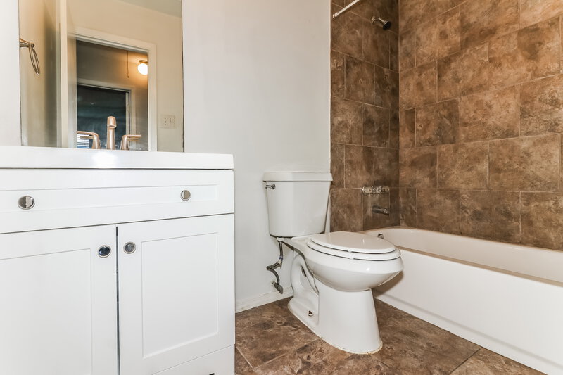 1,770/Mo, 18714 Andalusian Dr Cypress, TX 77433 Bathroom View 2