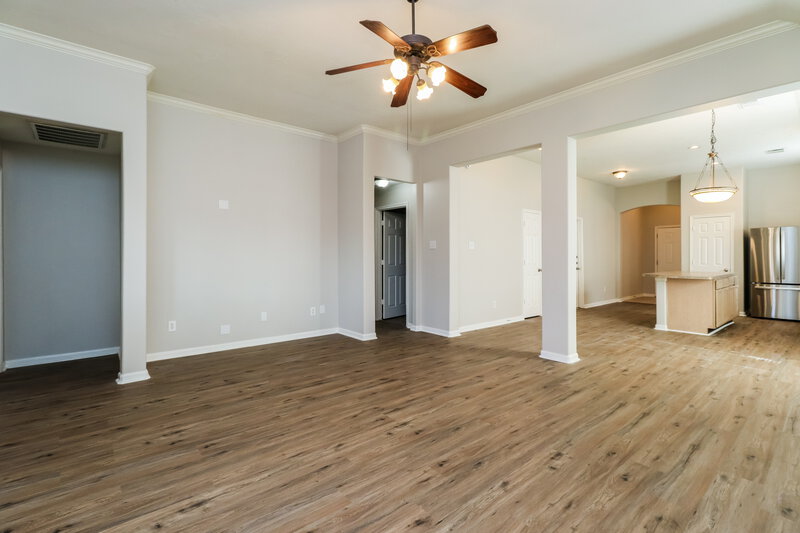 2,105/Mo, 5111 Rustling Branch Ln Katy, TX 77449 Living Room View 2