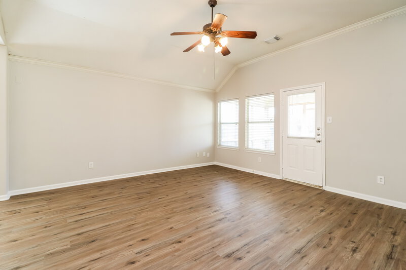 2,105/Mo, 5111 Rustling Branch Ln Katy, TX 77449 Living Room View 3